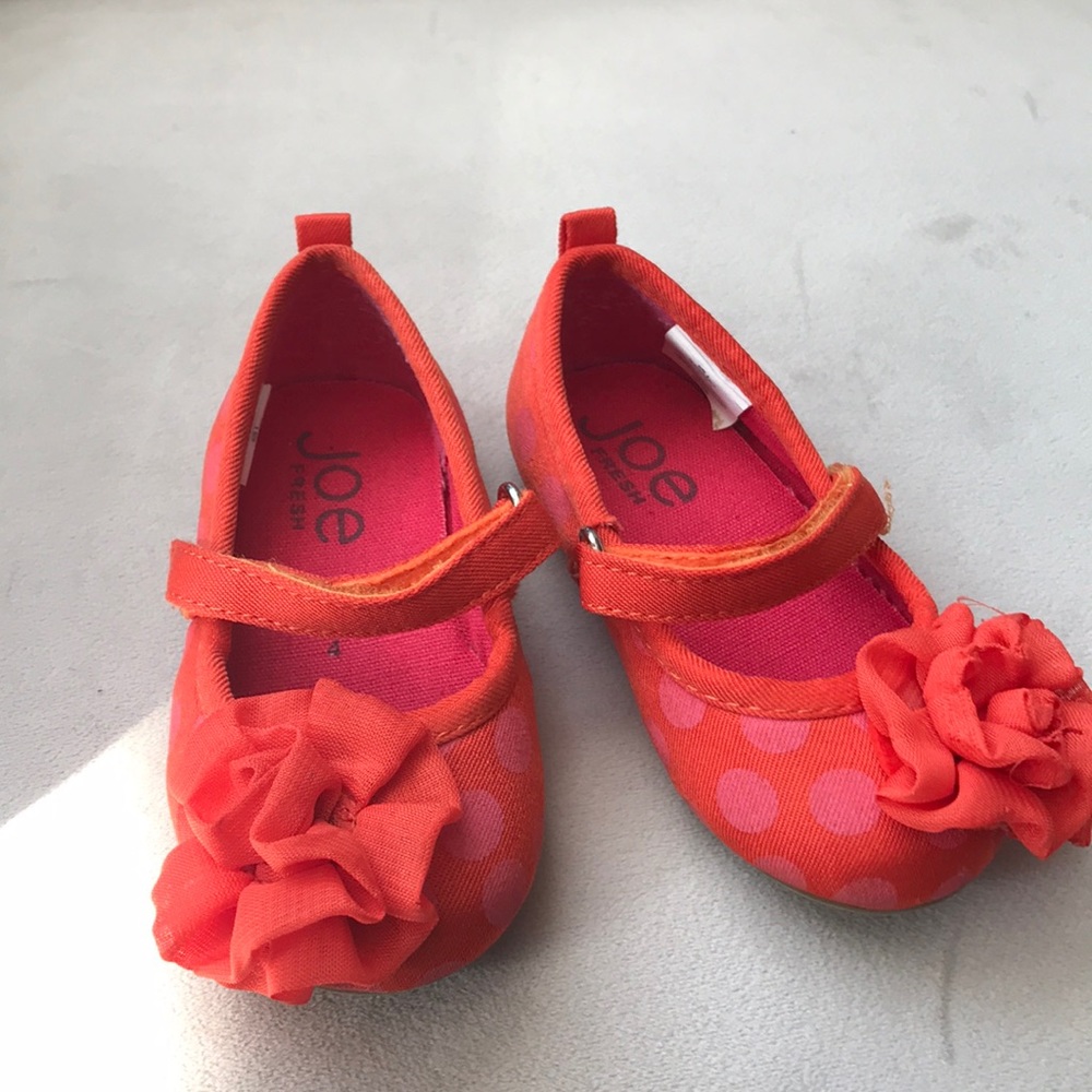 Girls shoes